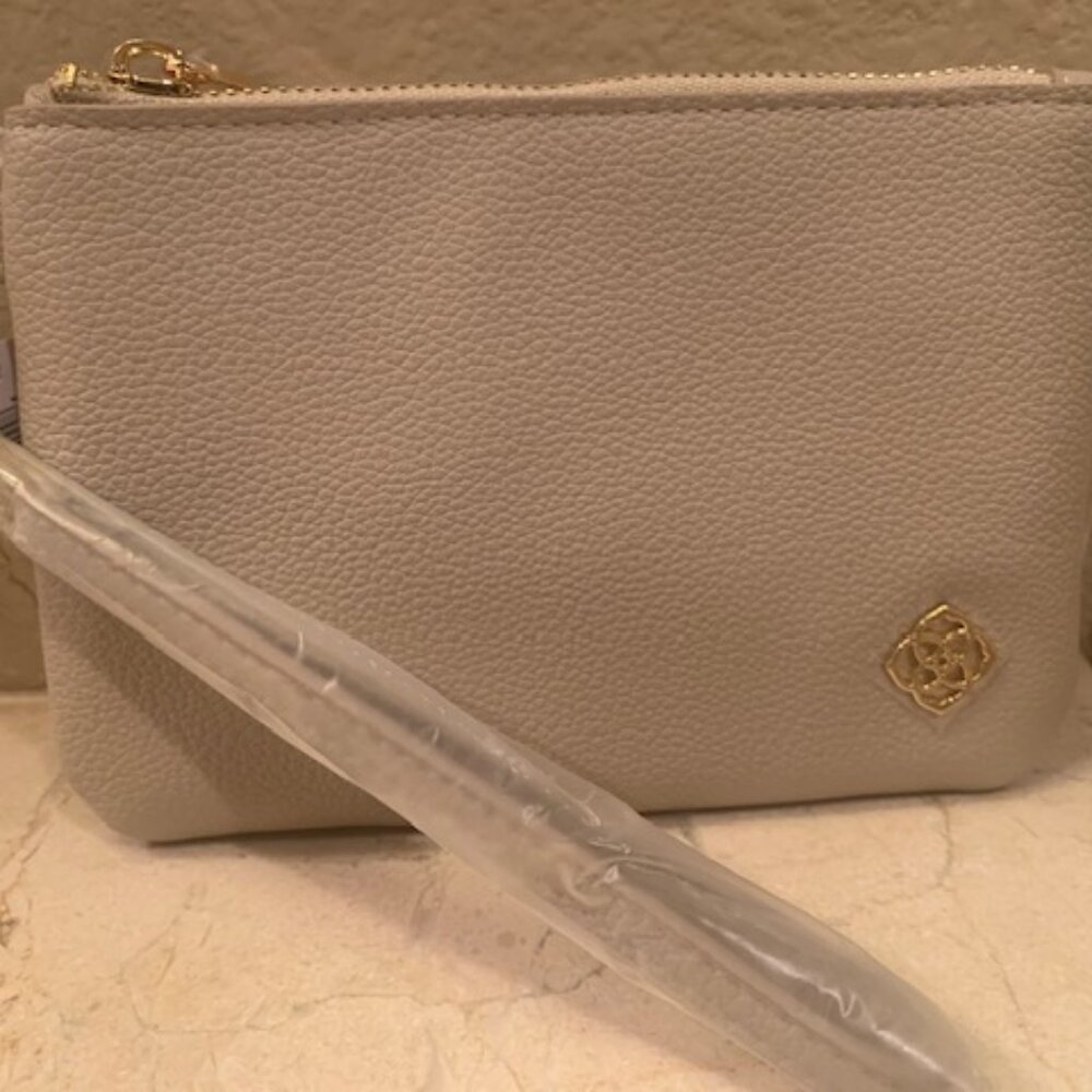 Kendra Scott Travel Pouch; NWT; Taupe
